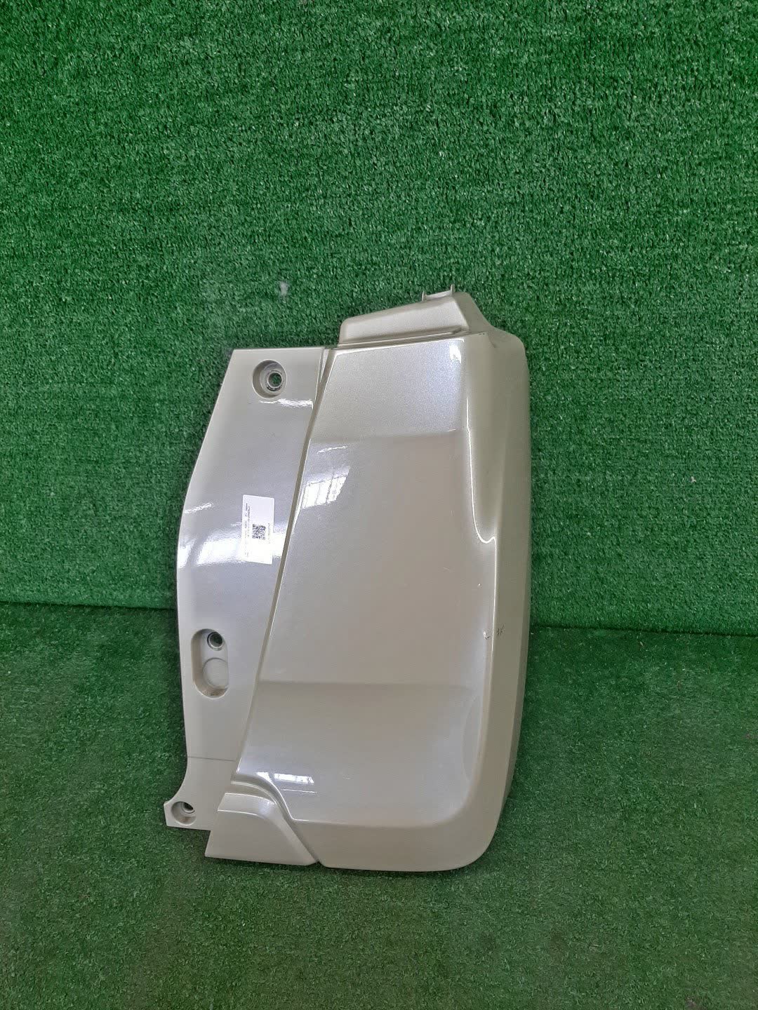 Клык бампера правый задний HONDA N-BOX+ JF1 71511-TY7-00 1 ракурс Клык бампера правый задний HONDA N-BOX+ JF1 71511-TY7-00 1 ракурс