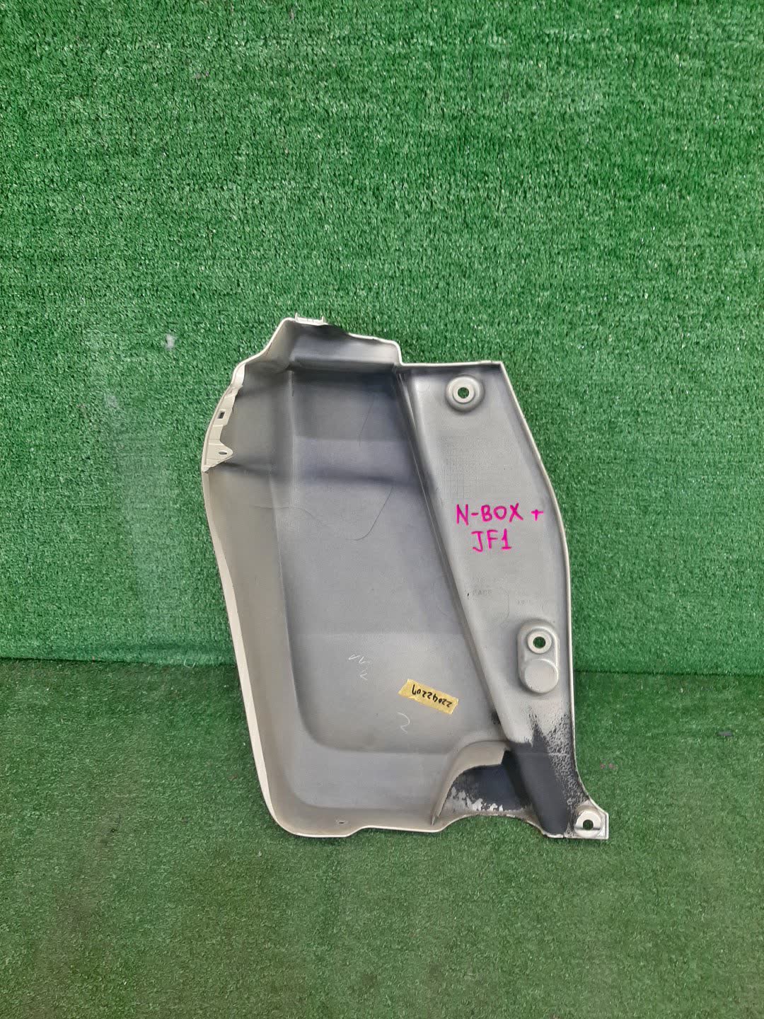 Клык бампера правый задний HONDA N-BOX+ JF1 71511-TY7-00 2 ракурс