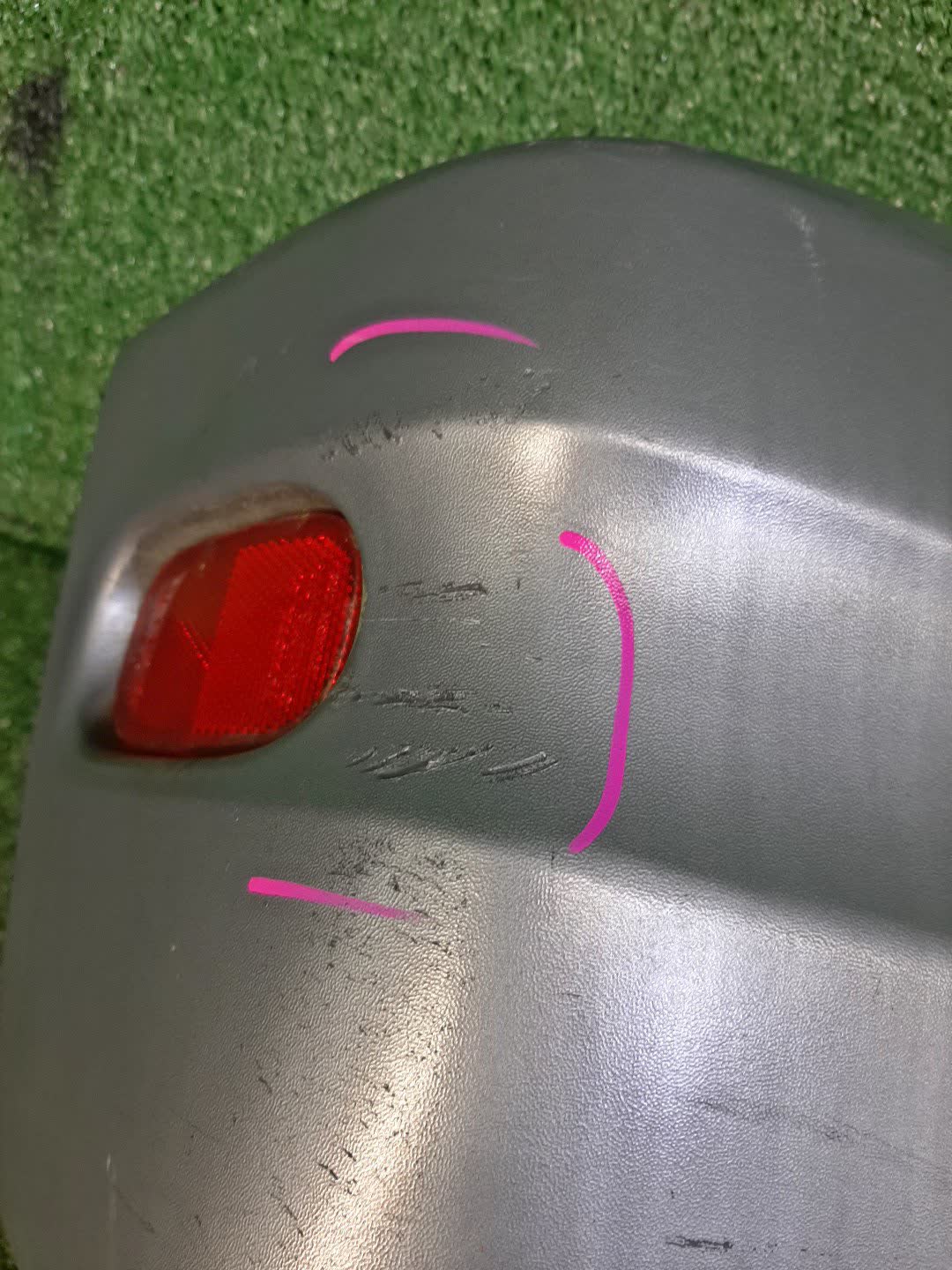 Клык бампера правый задний TOYOTA RAV4 SXA11W, SXA16G 2 ракурс
