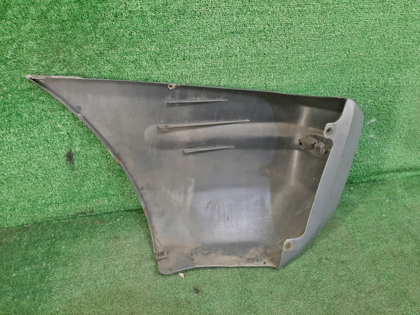 Клык бампера правый задний TOYOTA RAV4 SXA11W, SXA16G 3 ракурс