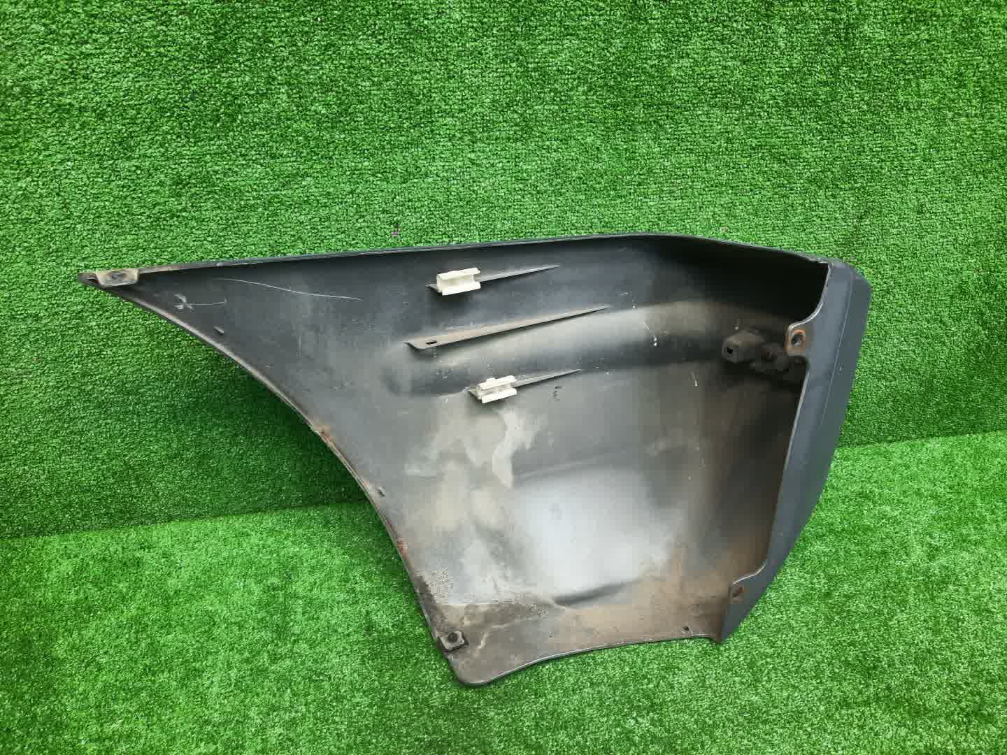 Клык бампера правый задний TOYOTA RAV4 SXA11W, SXA16G 2 ракурс
