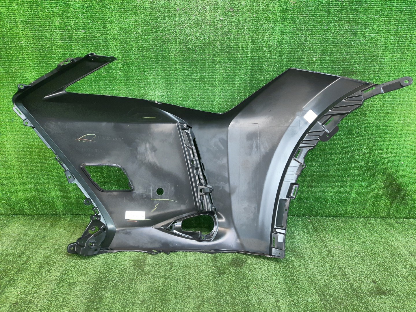 Клык бампера правый передний LEXUS UX200 MZAA10 52112-76904 2 ракурс