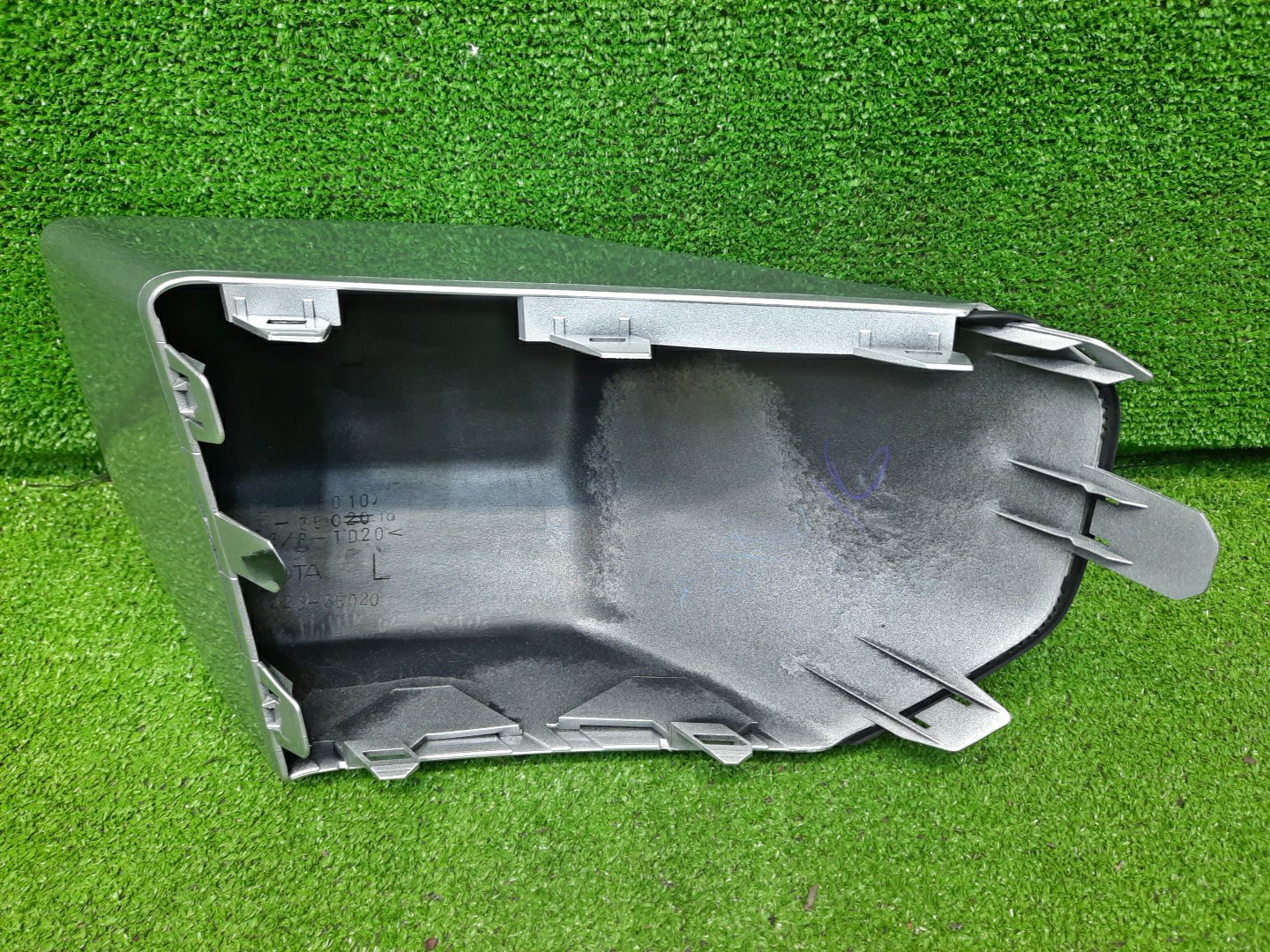 Клык бампера левый TOYOTA FJ CRUISER GSJ15 1GR-FE 52423-35020 2 ракурс