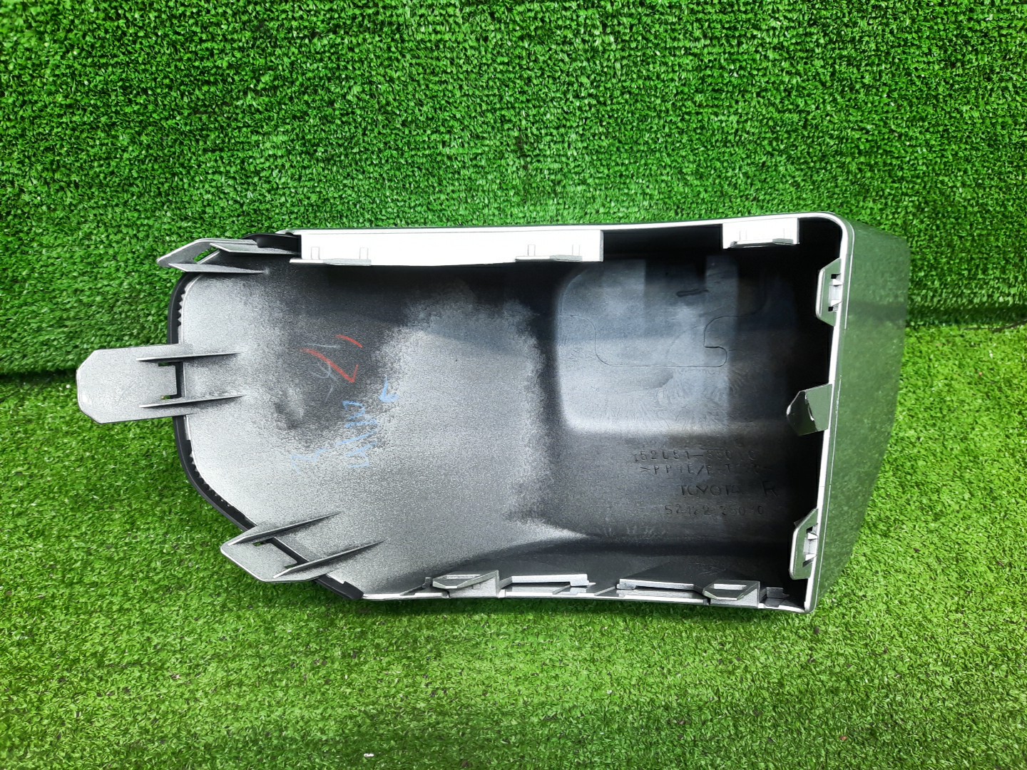 Клык бампера правый TOYOTA FJ CRUISER GSJ15 1GR-FE 52422-35030 2 ракурс