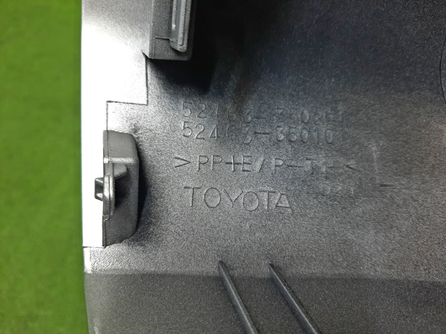 Клык бампера левый задний TOYOTA FJ CRUISER GSJ15 1GR-FE 52463-35021 3 ракурс