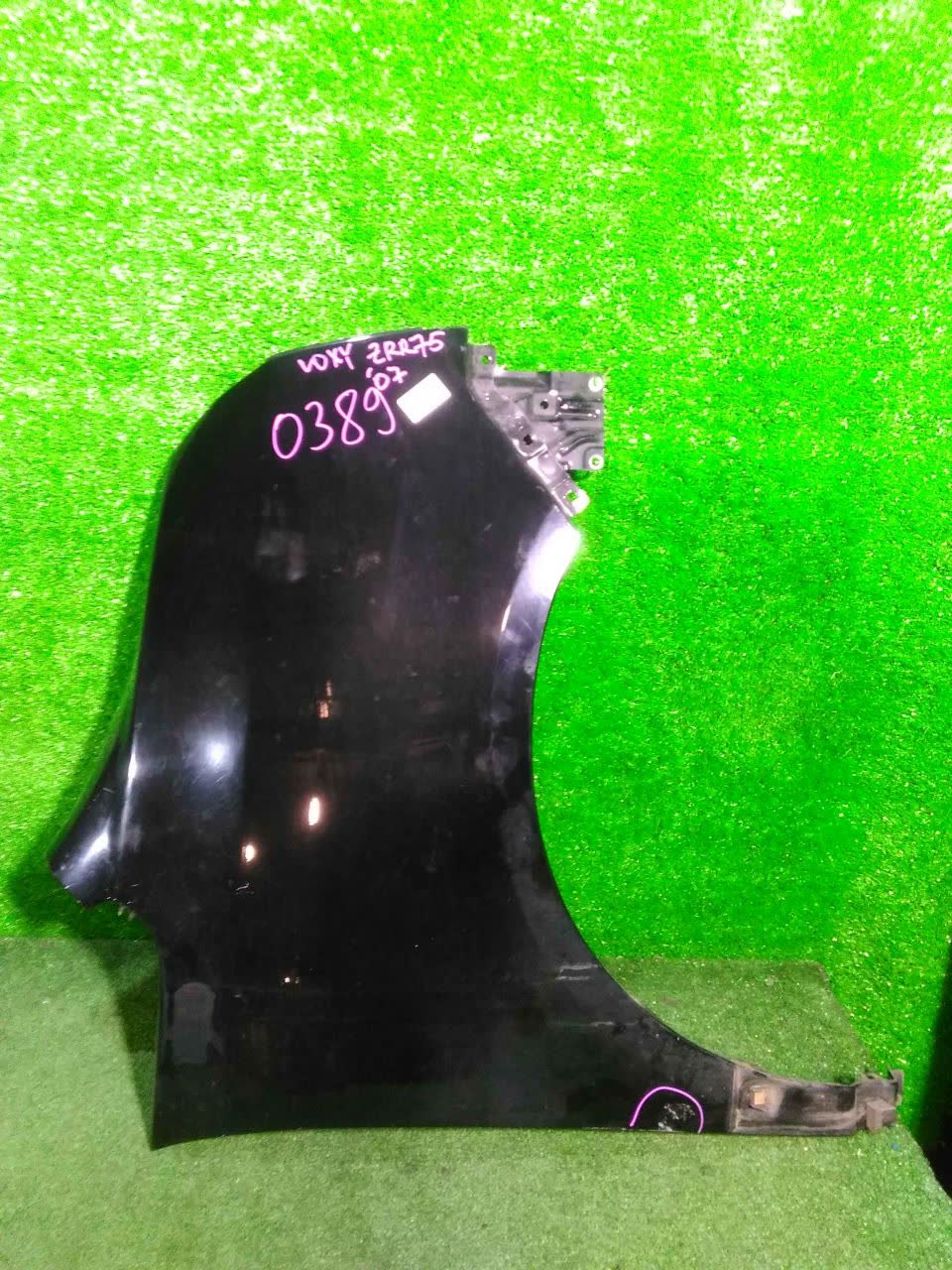Крыло правое переднее TOYOTA VOXY ZRR75W, ZRR70W, ZRR75G, ZRR70G 0389 1 ракурс