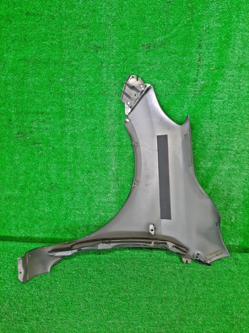 Крыло правое переднее NISSAN LATIO N17 7182 3 ракурс