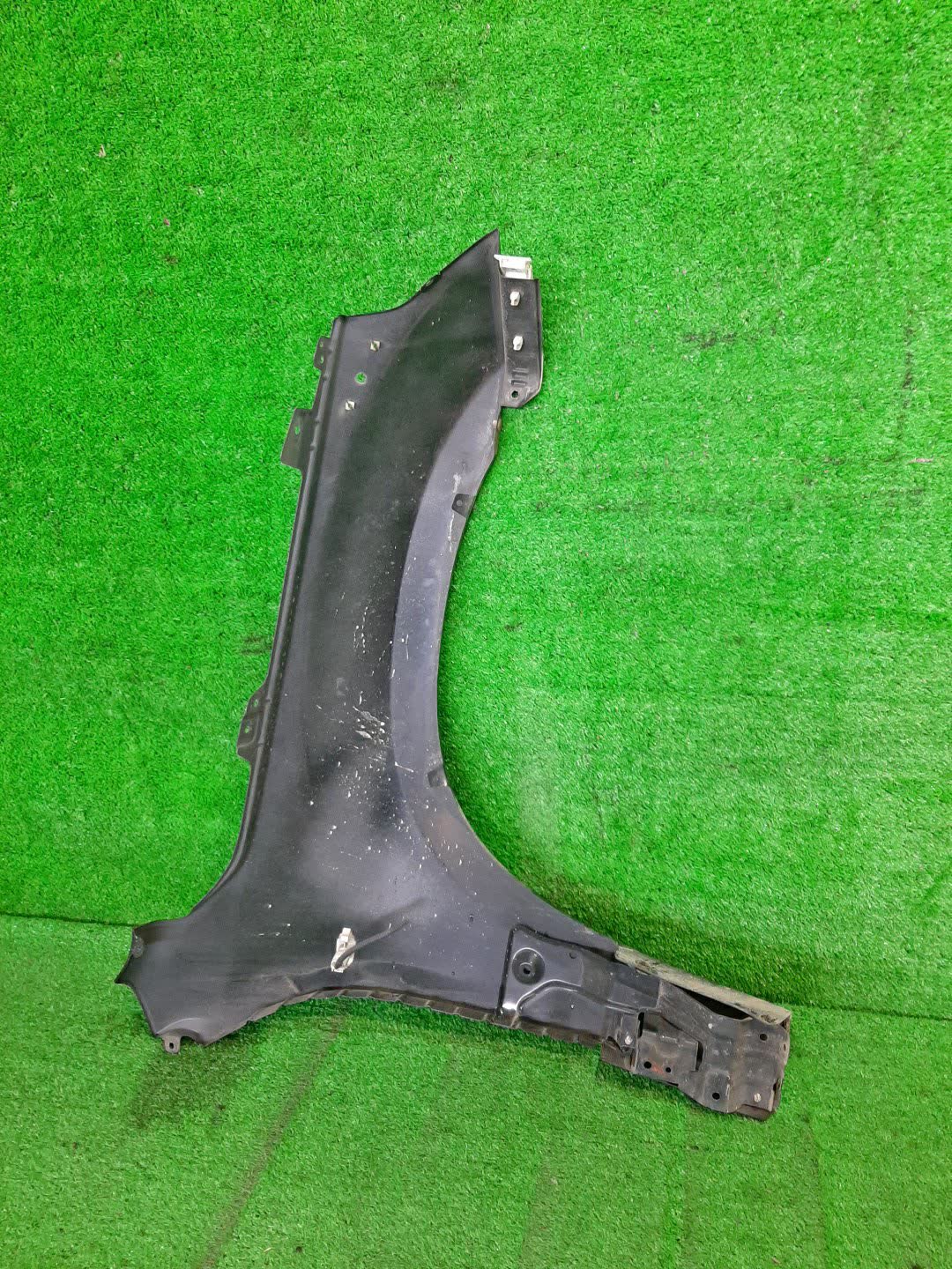 Крыло левое переднее SUZUKI ESCUDO TA74W, TD94W, TD54W 8761 3 ракурс