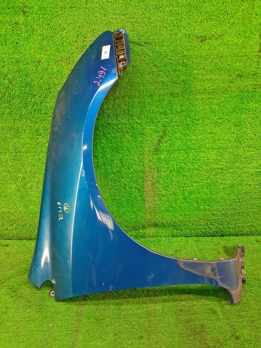 Крыло правое переднее HONDA CIVIC EU3, EU1, EU4, EU2 2491 1 ракурс Крыло правое переднее HONDA CIVIC EU3, EU1, EU4, EU2 2491 1 ракурс
