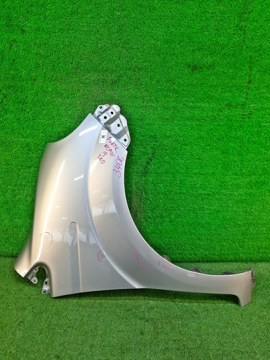 Крыло правое переднее TOYOTA PORTE NCP141, NSP140, NSP141, NCP145 3406 1 ракурс