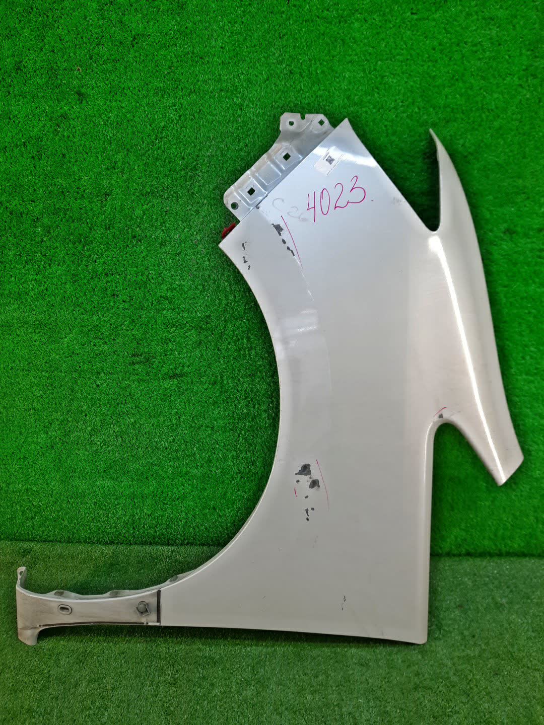Крыло левое переднее NISSAN SERENA C26 4023 1 ракурс