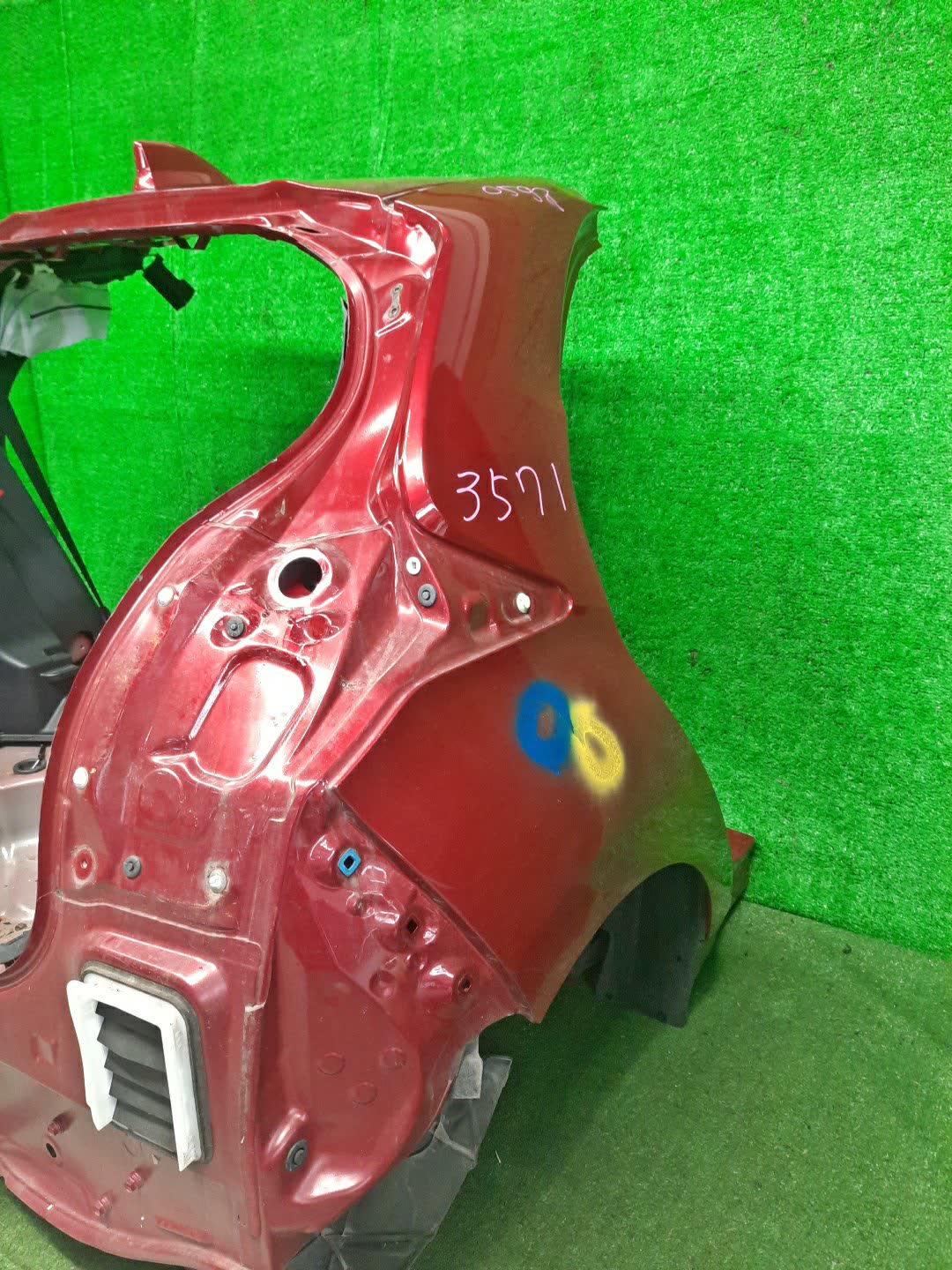 Крыло левое заднее TOYOTA YARIS MXPH10, MXPH15, KSP210, MXPA10, MXPA15 1KR-FE 0598 3 ракурс