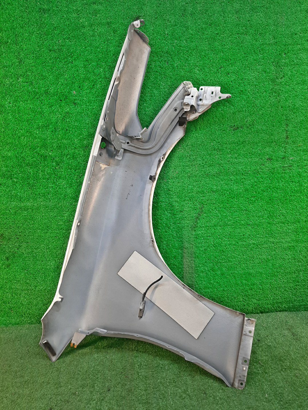 Крыло левое переднее NISSAN FUGA Y51 8010 2 ракурс