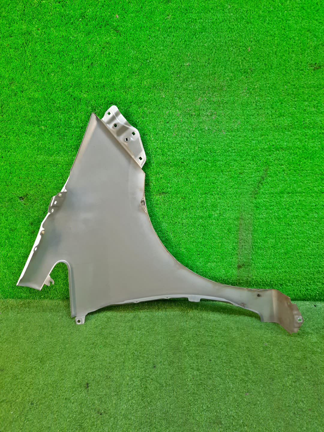 Крыло левое переднее SUBARU TREZIA NCP120, NCP125, NSP120 8256 4 ракурс