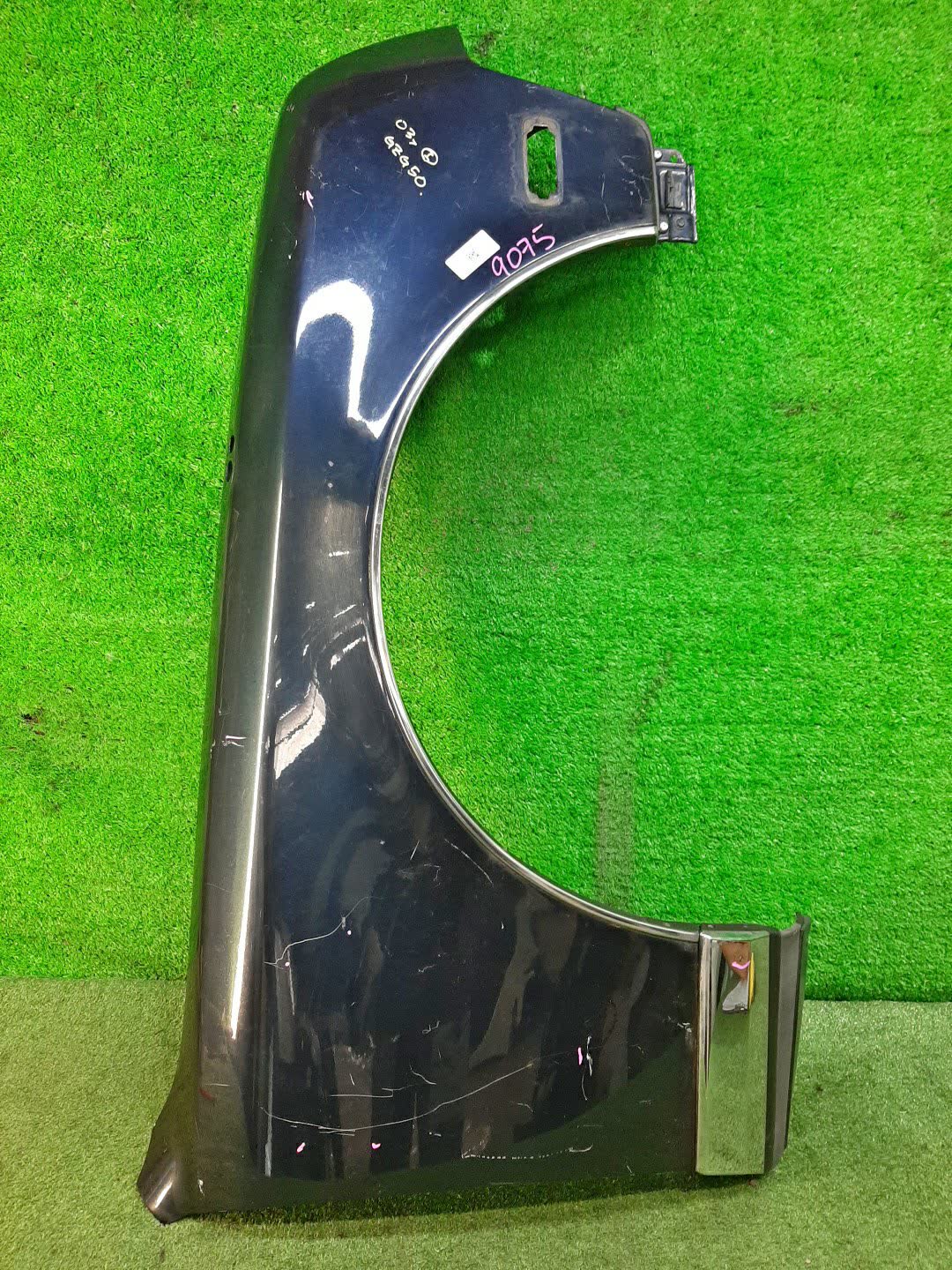 Крыло правое переднее TOYOTA CENTURY GZG50 9075 1 ракурс