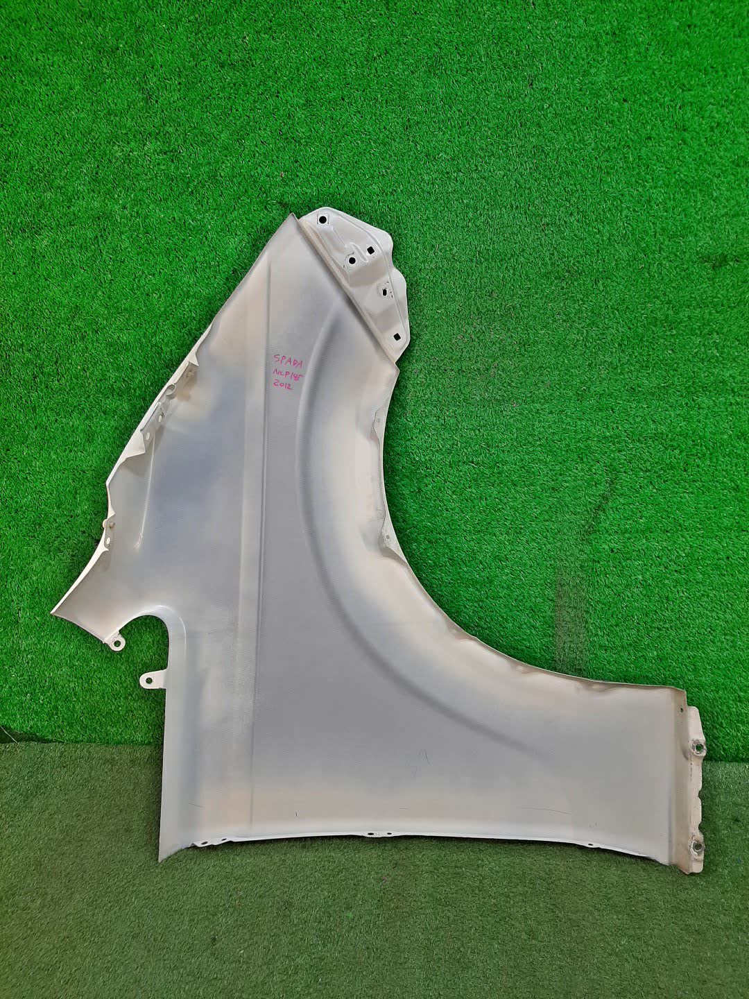 Крыло левое переднее TOYOTA SPADE NCP141, NSP140, NSP141, NCP145 9604 4 ракурс