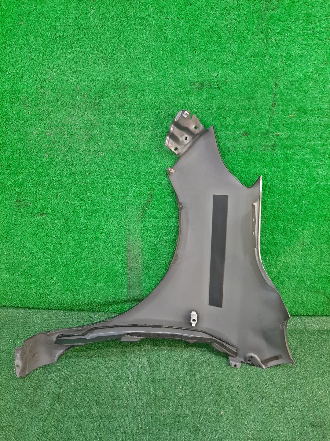Крыло правое переднее NISSAN LATIO N17 0573 3 ракурс