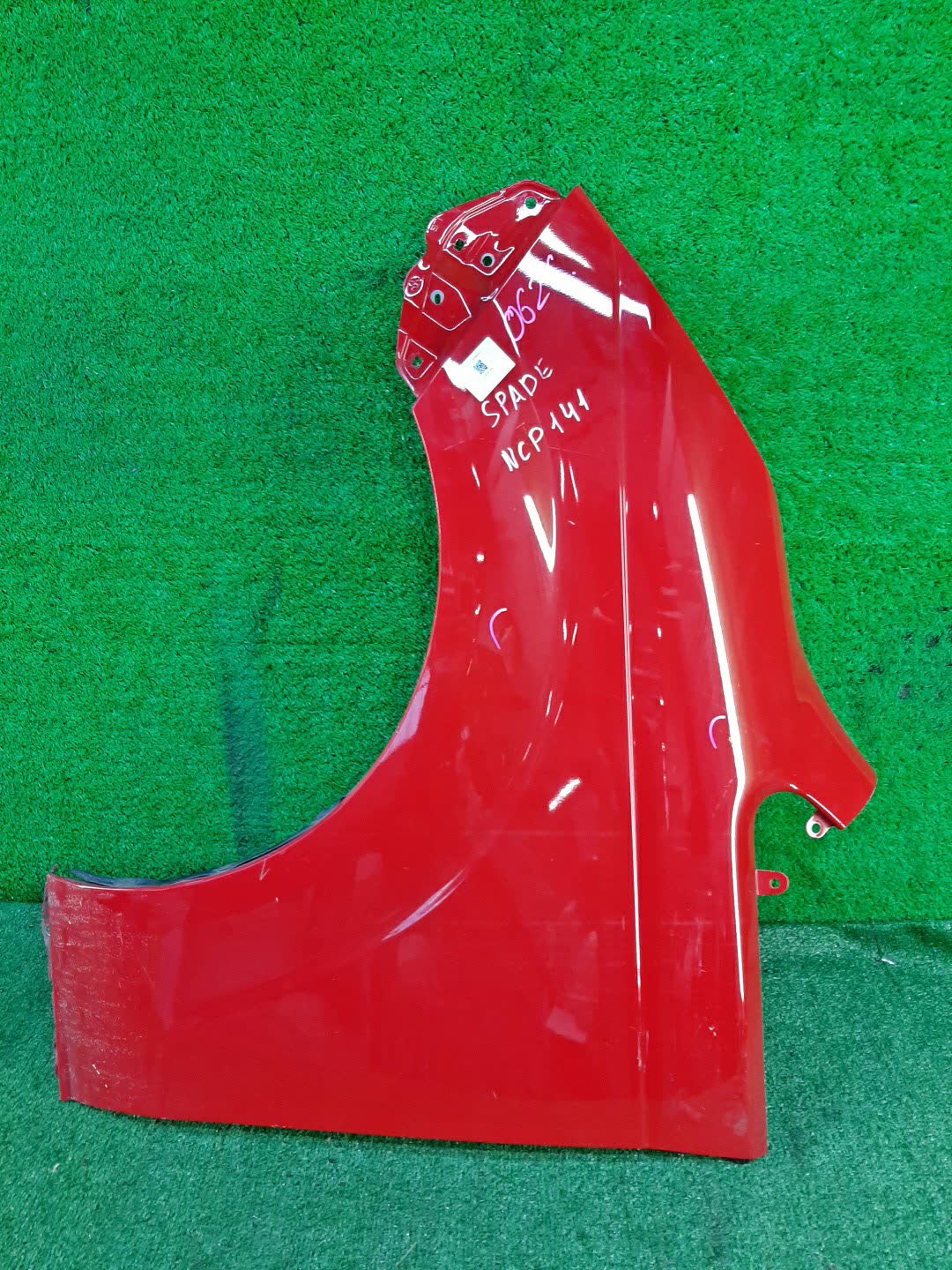 Крыло левое переднее TOYOTA SPADE NCP141, NSP140, NSP141, NCP145 0626 1 ракурс