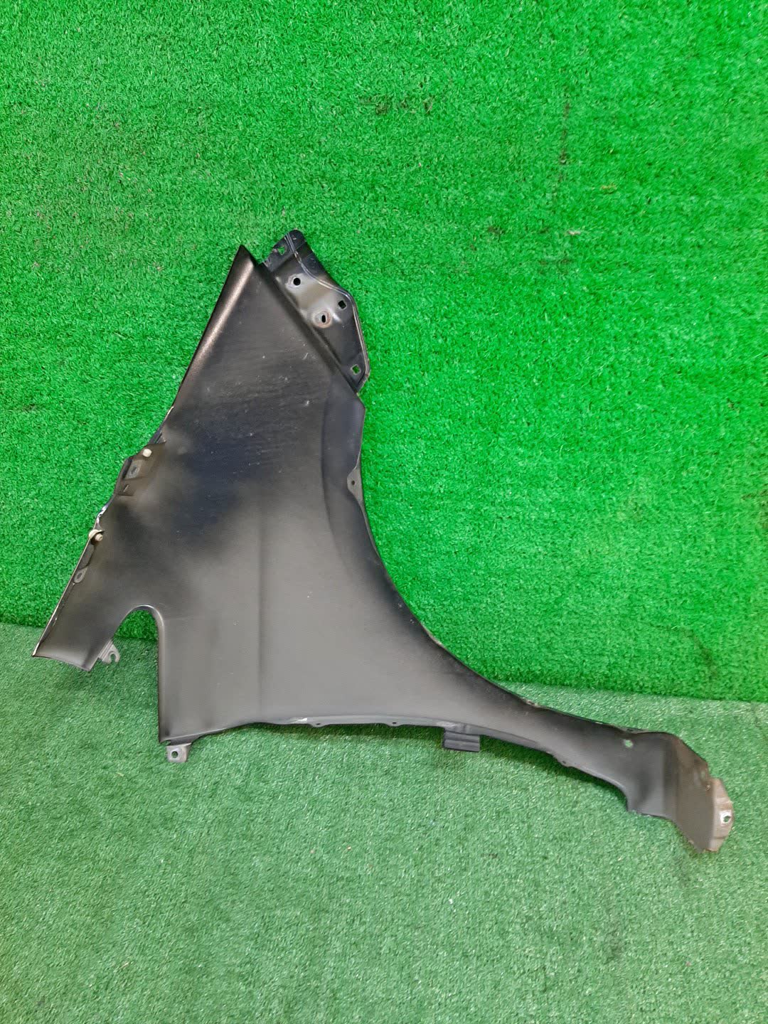Крыло левое переднее SUBARU TREZIA NCP120, NCP125, NSP120 0698 2 ракурс