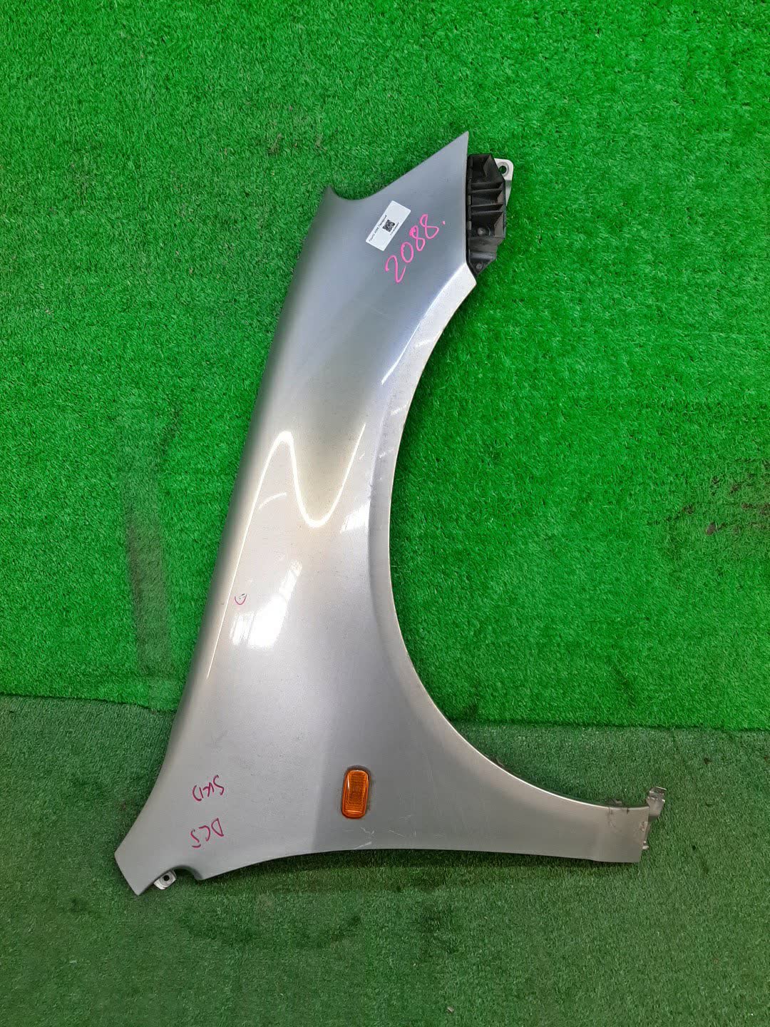 Крыло правое переднее HONDA INTEGRA DC5 2088 1 ракурс