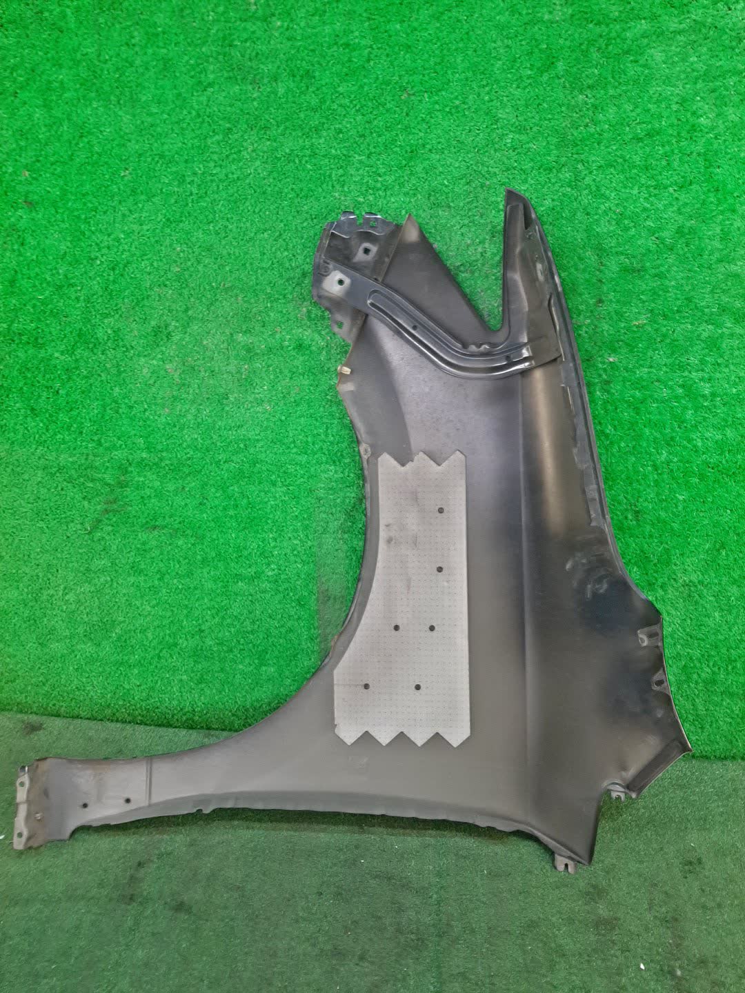 Крыло правое переднее NISSAN ELGRAND E52 3431 3 ракурс