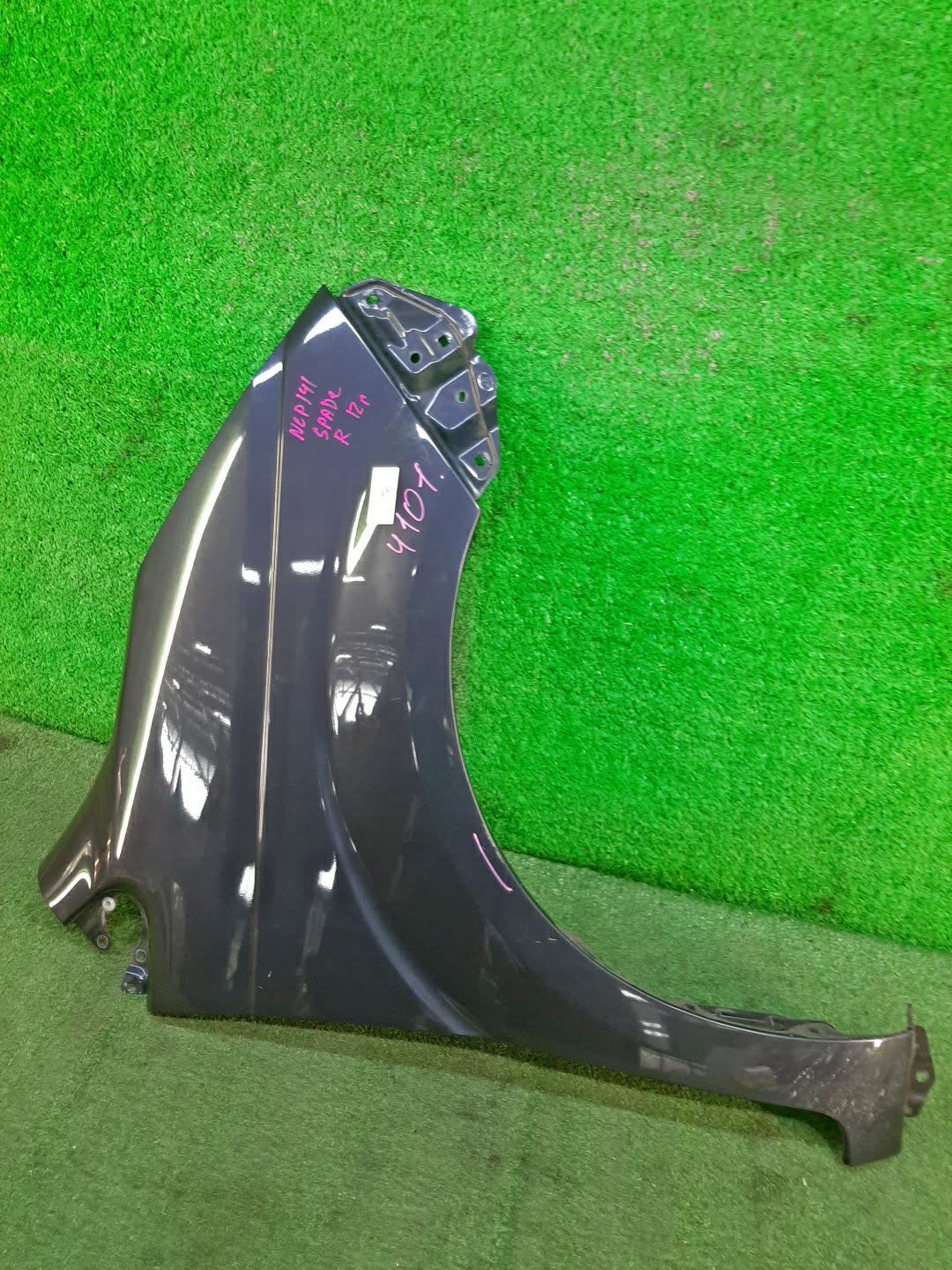 Крыло правое переднее TOYOTA SPADE NCP141, NSP140, NSP141, NCP145 4101 1 ракурс