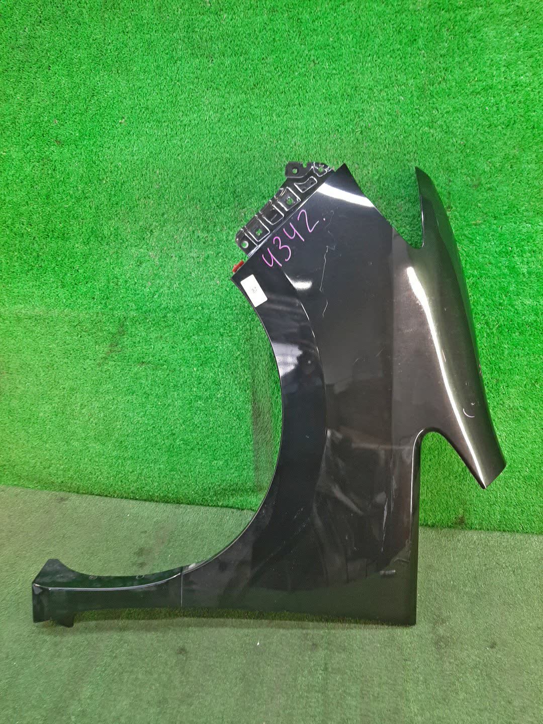 Крыло левое переднее NISSAN SERENA C26 4342 1 ракурс