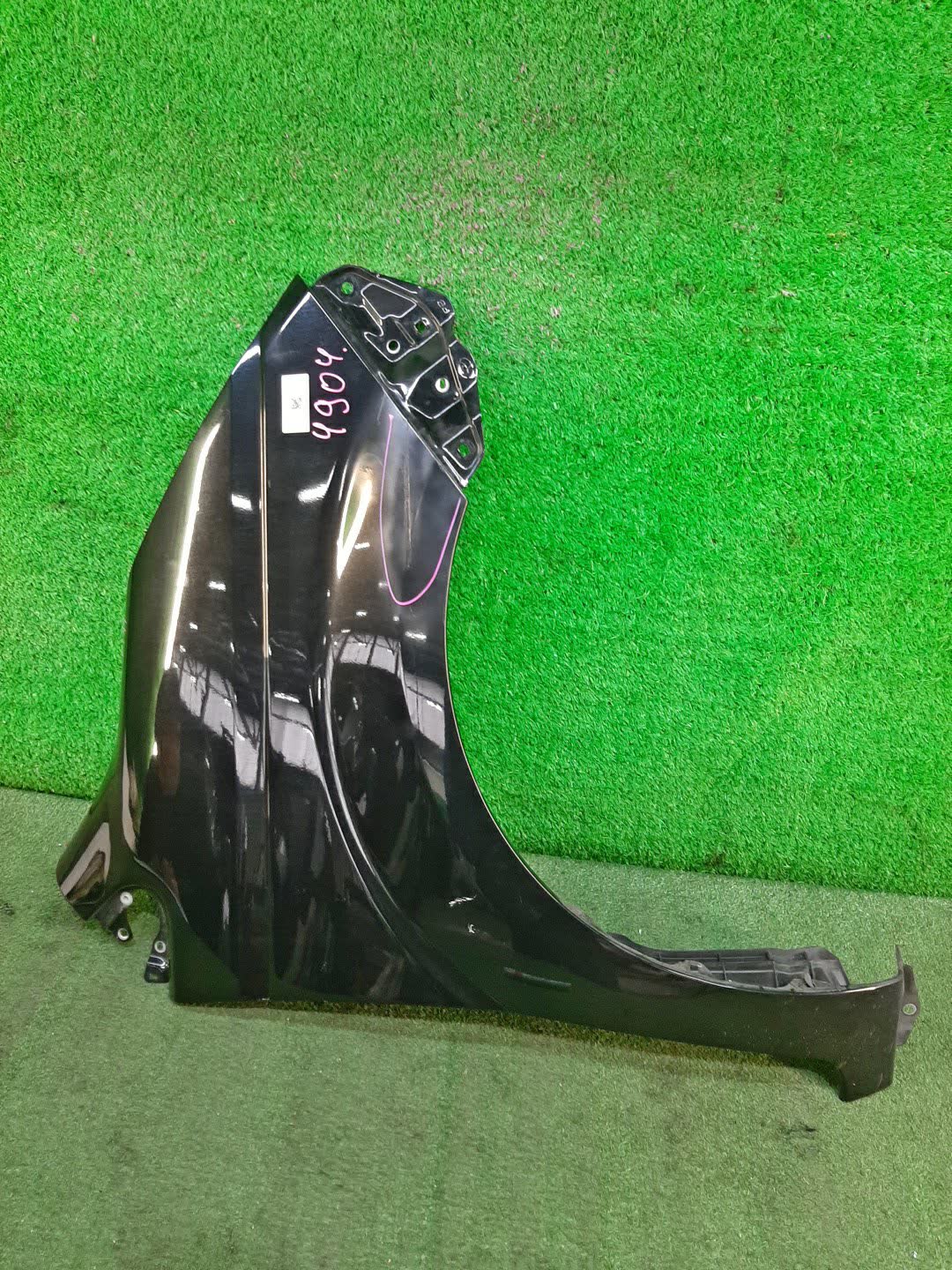 Крыло правое переднее TOYOTA SPADE NCP141, NSP140, NSP141, NCP145 4904 1 ракурс