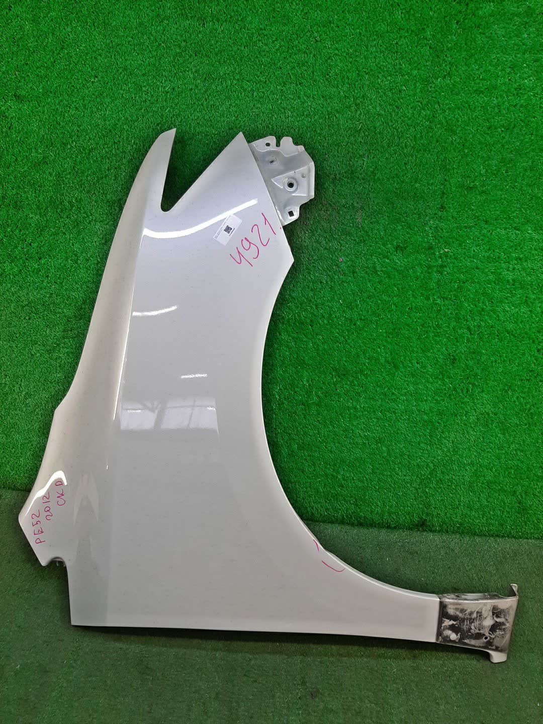 Крыло правое переднее NISSAN ELGRAND E52 4921 1 ракурс