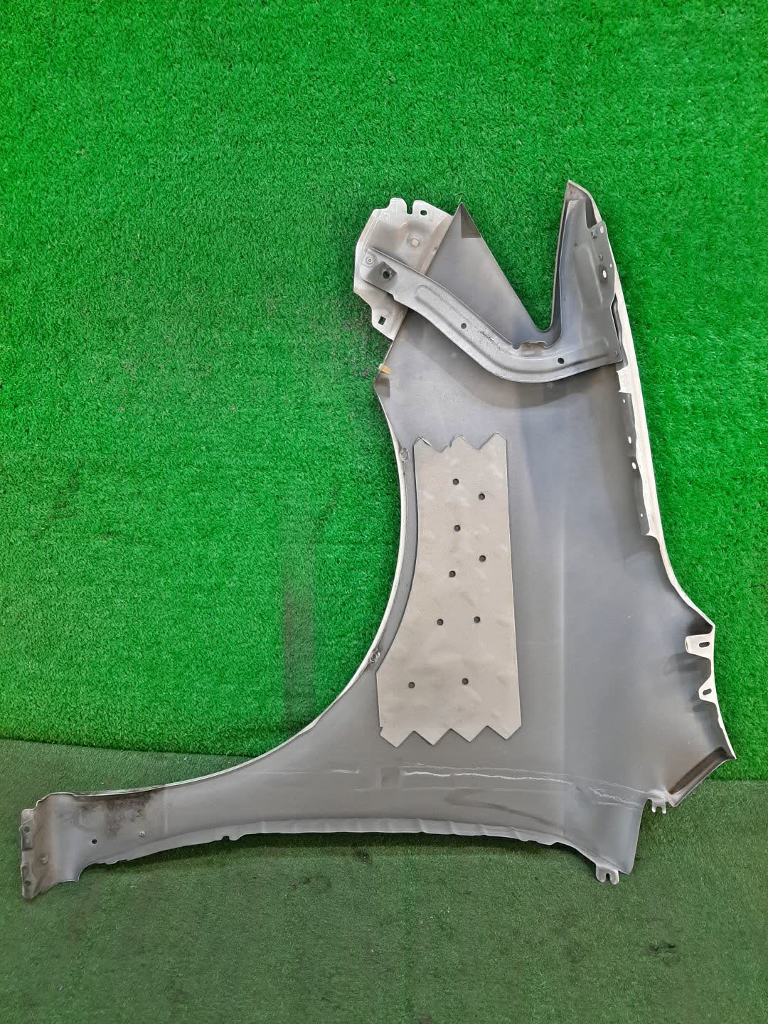 Крыло правое переднее NISSAN ELGRAND E52 4921 3 ракурс