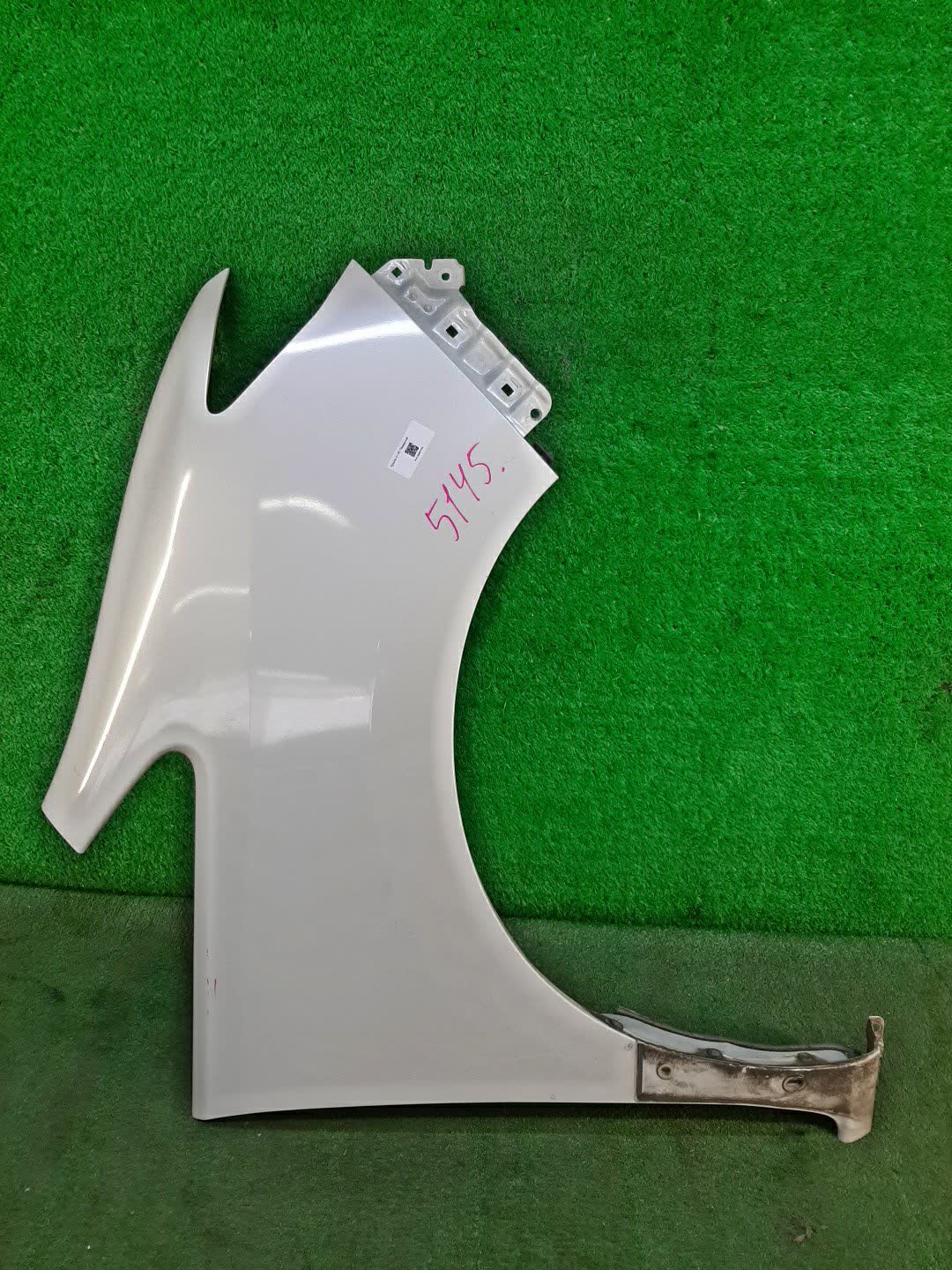 Крыло правое переднее NISSAN SERENA C26 5145 1 ракурс