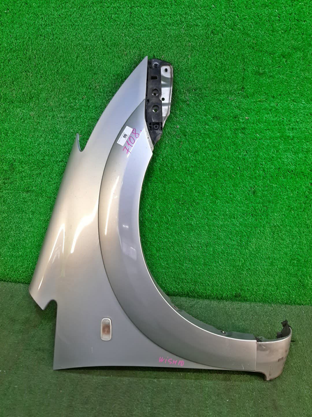 Крыло правое переднее TOYOTA WISH ANE10G, ZNE10G, ANE11W, ZNE14G 7108 1 ракурс