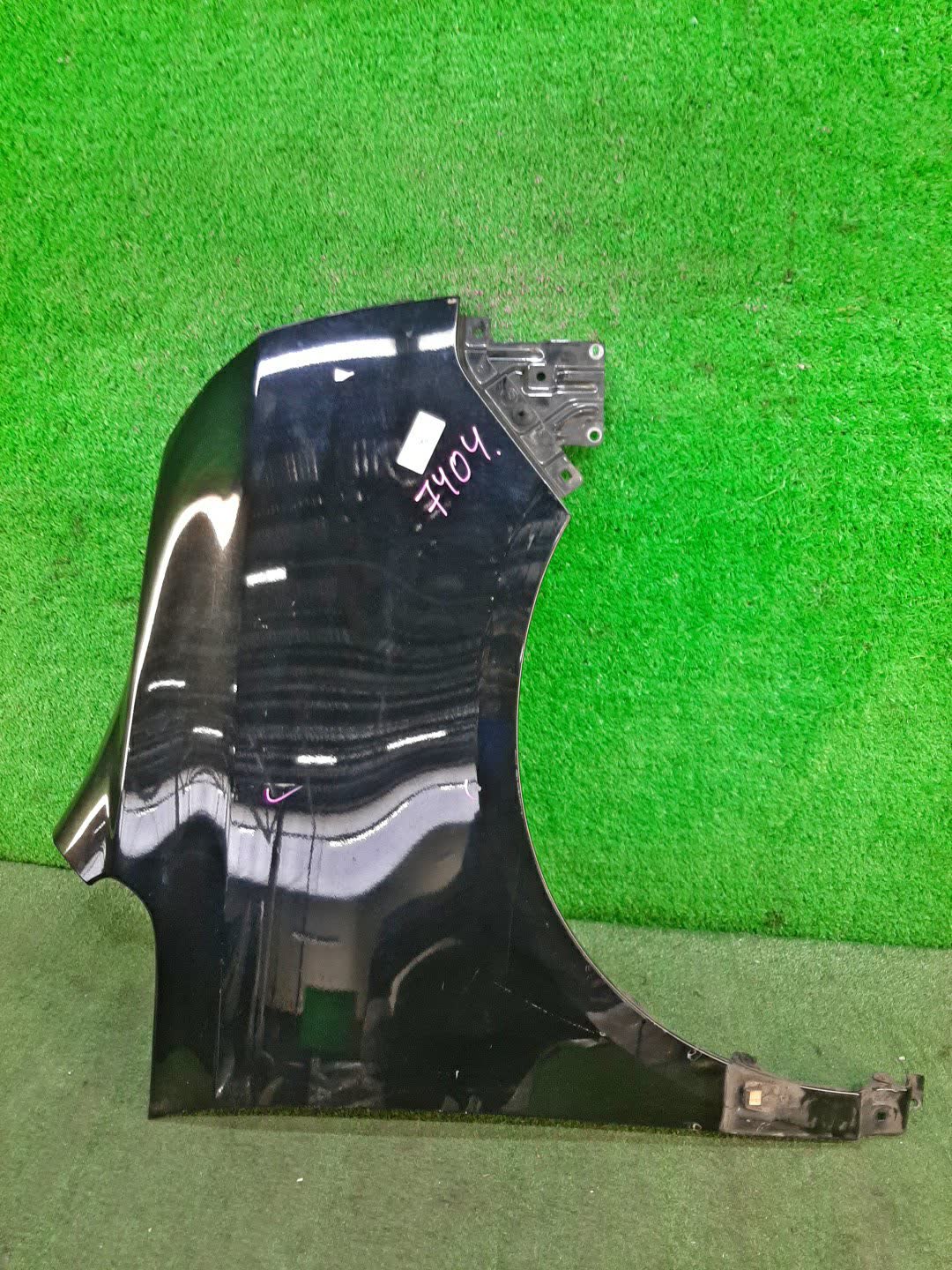 Крыло правое переднее TOYOTA VOXY ZRR75W, ZRR70W, ZRR75G, ZRR70G 7404 1 ракурс