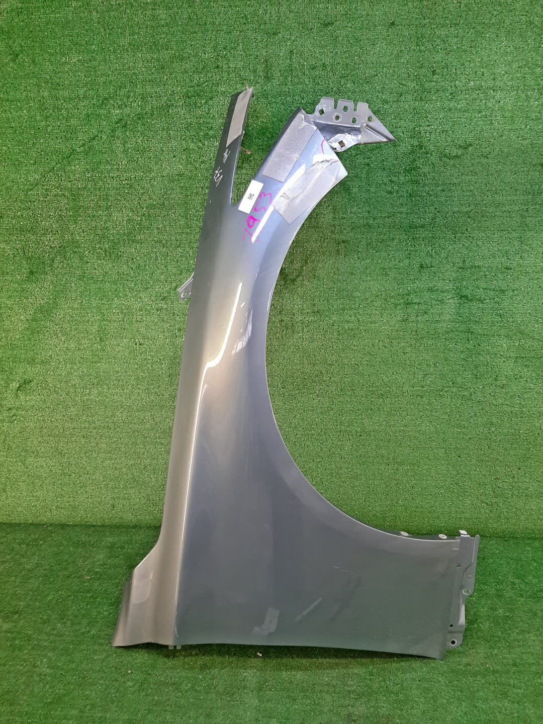 Крыло правое переднее NISSAN SKYLINE HV37 7953 1 ракурс Крыло правое переднее NISSAN SKYLINE HV37 7953 1 ракурс