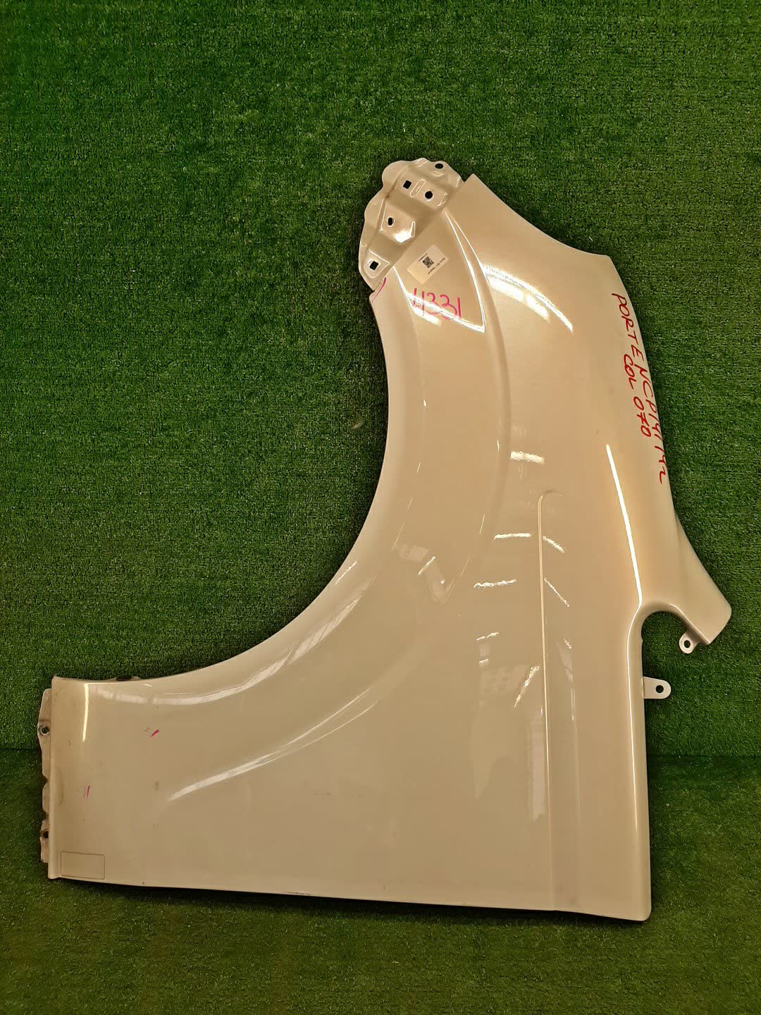 Крыло левое переднее TOYOTA PORTE NCP141, NSP140, NSP141, NCP145 4331 1 ракурс