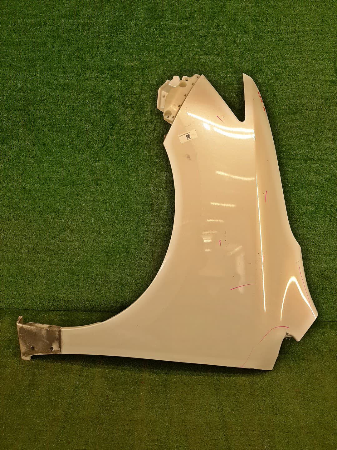Крыло левое переднее NISSAN ELGRAND E52 4940 1 ракурс