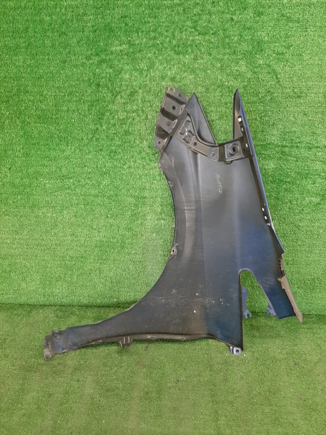 Крыло правое переднее TOYOTA PRIUS ZVW30 4974 3 ракурс
