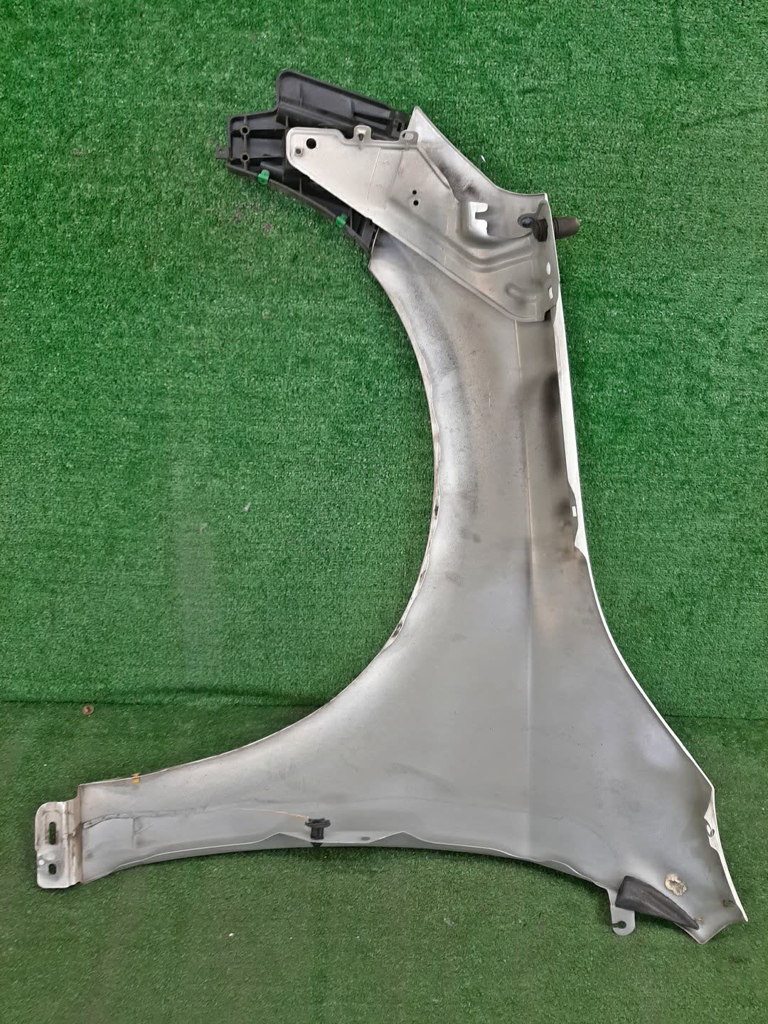 Крыло правое переднее VOLVO V60, S60 FW45, FW47, FW, FW52, FW48, FW90, FS44, FS47, FS40, FS45, FS70, FS, Y20, FS48, FS84, FS90 5284 1 ракурс Крыло правое переднее VOLVO V60, S60 FW45, FW47, FW, FW52, FW48, FW90, FS44, FS47, FS40, FS45, FS70, FS, Y20, FS48, FS84, FS90 5284 1 ракурс