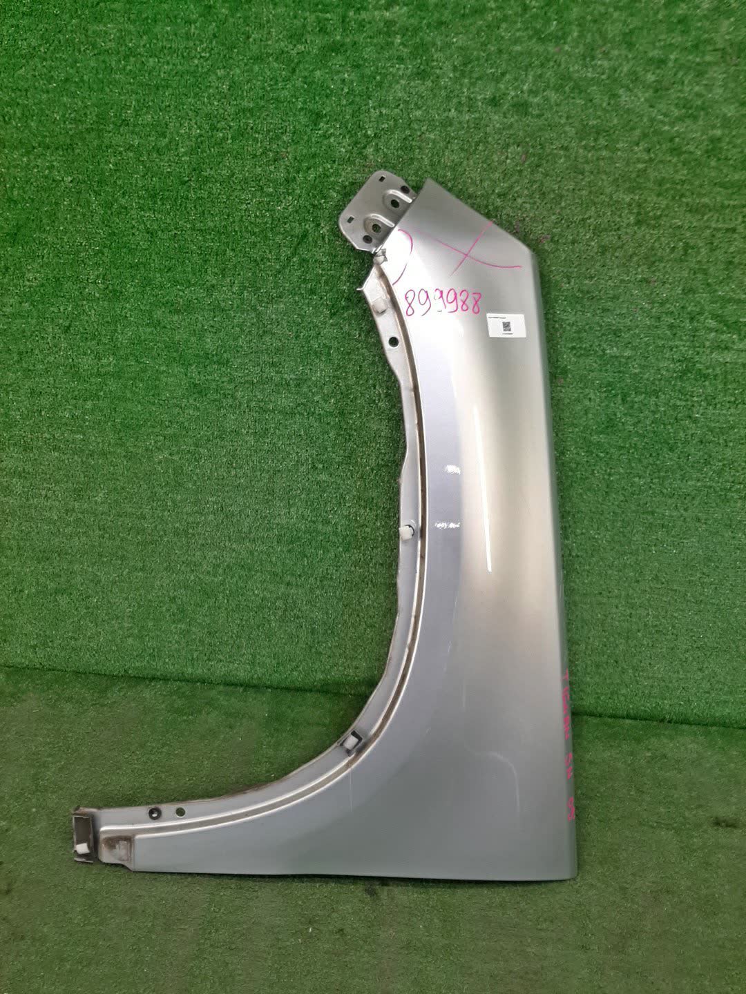 Крыло левое переднее VOLKSWAGEN TIGUAN 5N1, 5N2 5N0821105A 1 ракурс