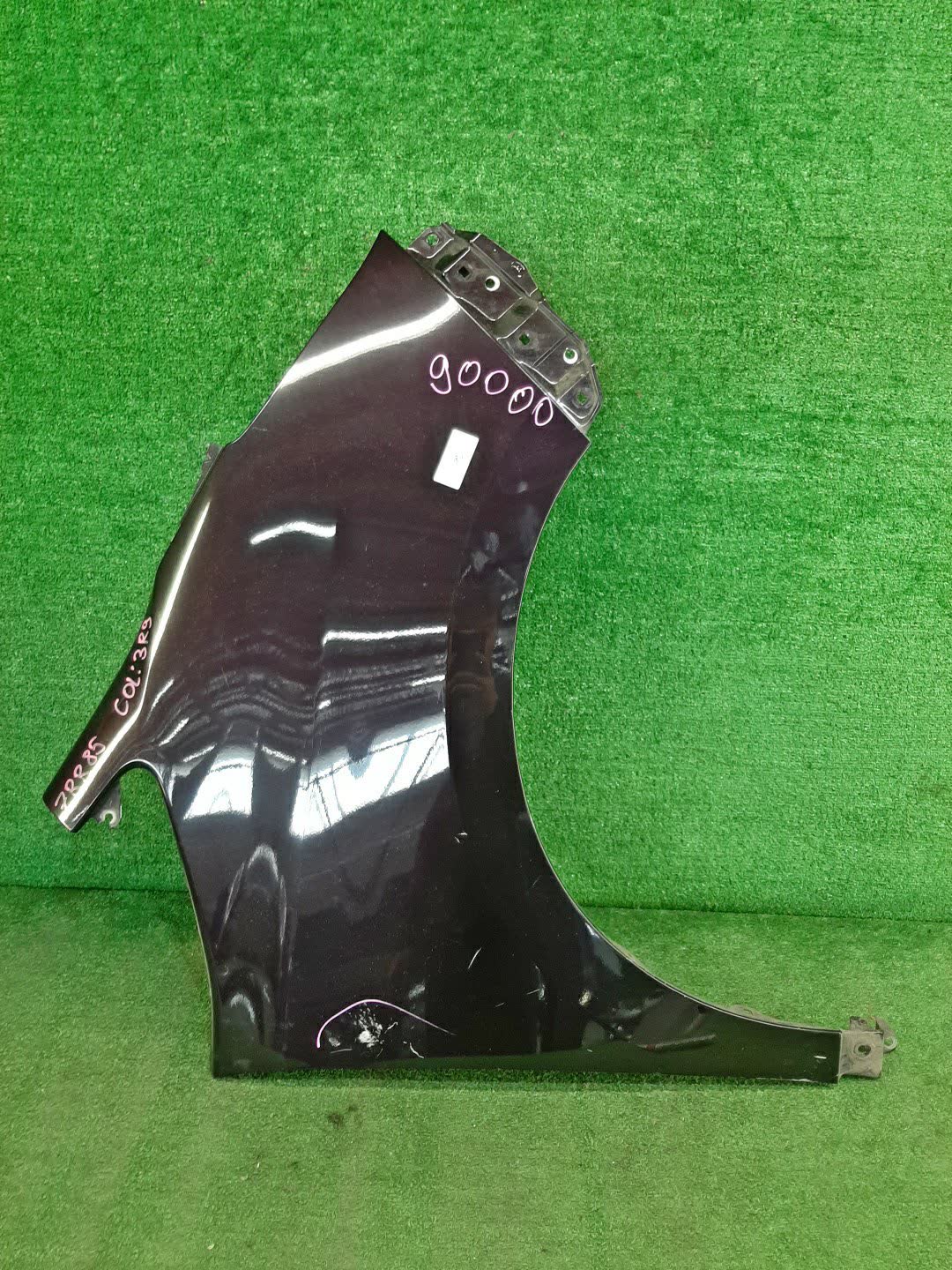 Крыло правое переднее TOYOTA NOAH, ESQUIRE ZWR80G, ZRR85W, ZRR80W, ZWR80W, ZRR80G, ZRR85G 90000 1 ракурс