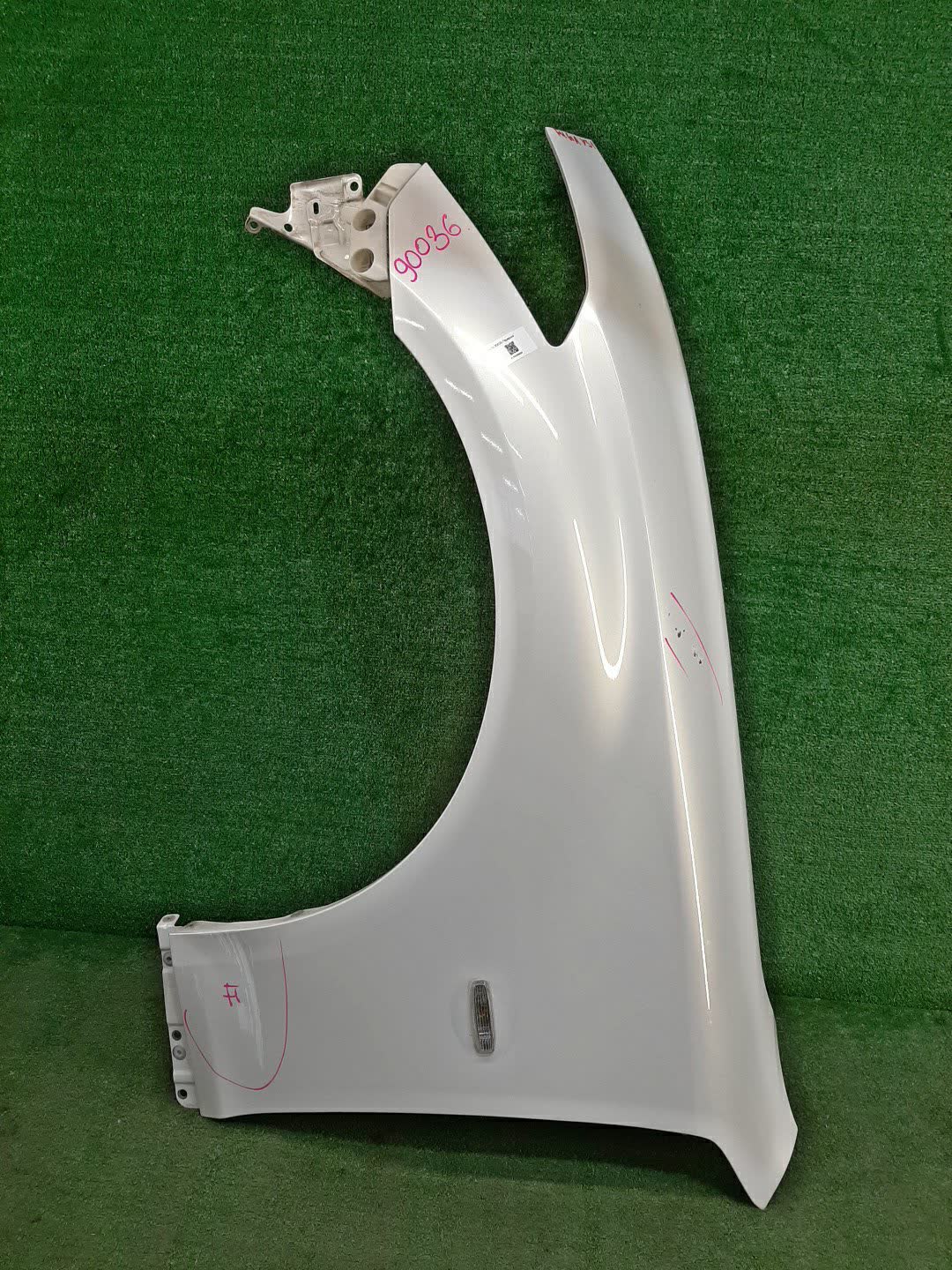 Крыло левое переднее NISSAN FUGA Y51 90036 1 ракурс