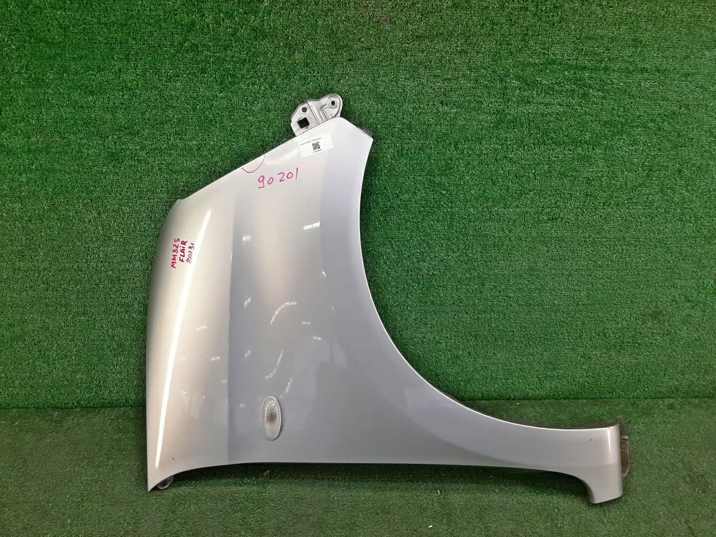Крыло правое переднее MAZDA FLAIR WAGON MM32S 90201 1 ракурс