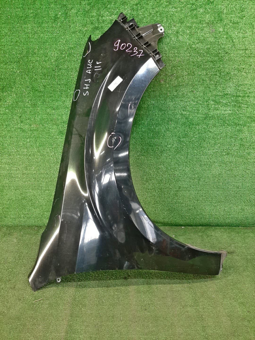 Крыло правое переднее SUBARU FORESTER SHJ, SH5, SH9 90237 1 ракурс