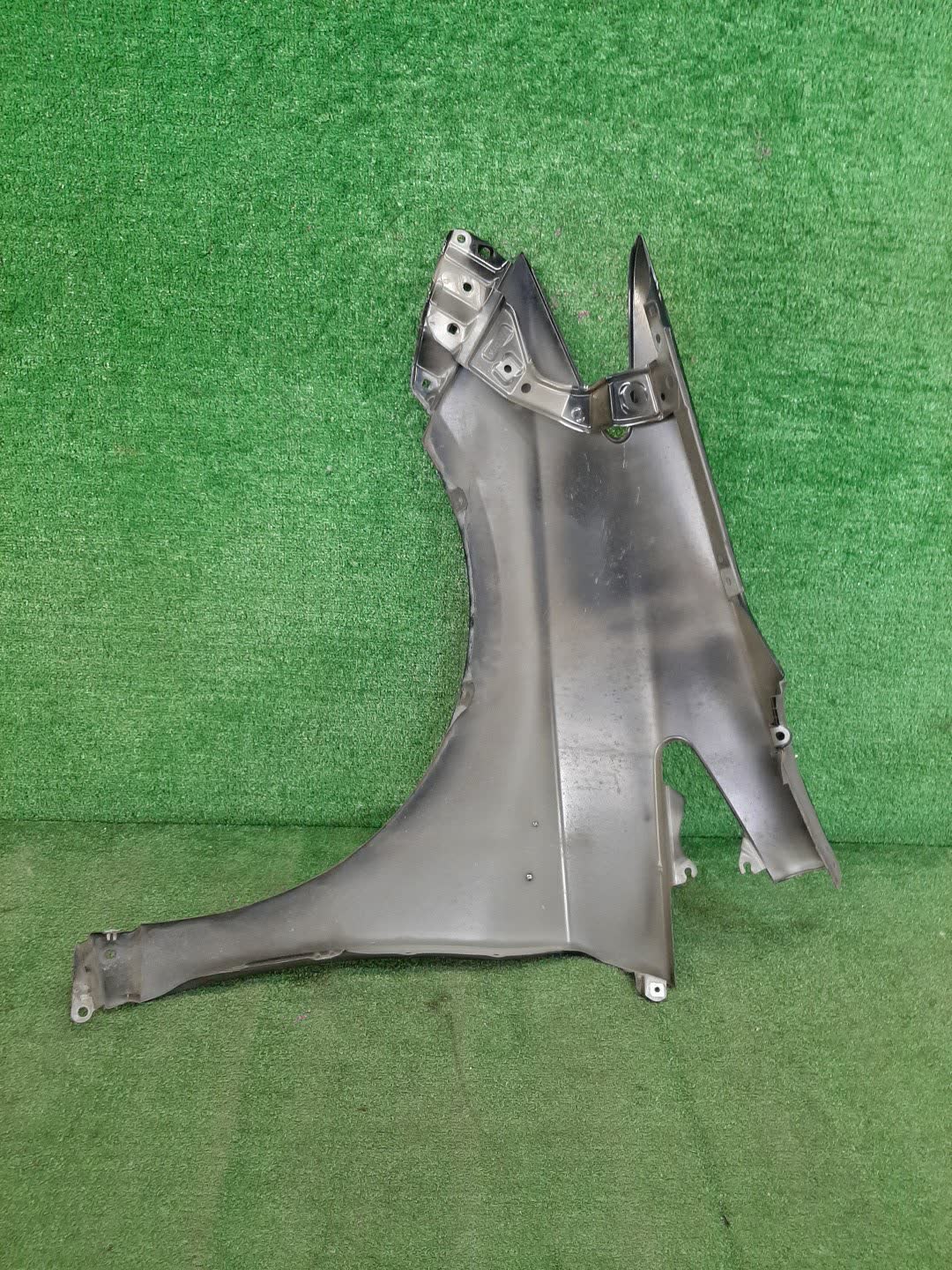 Крыло правое переднее TOYOTA PRIUS ZVW30 90378 3 ракурс