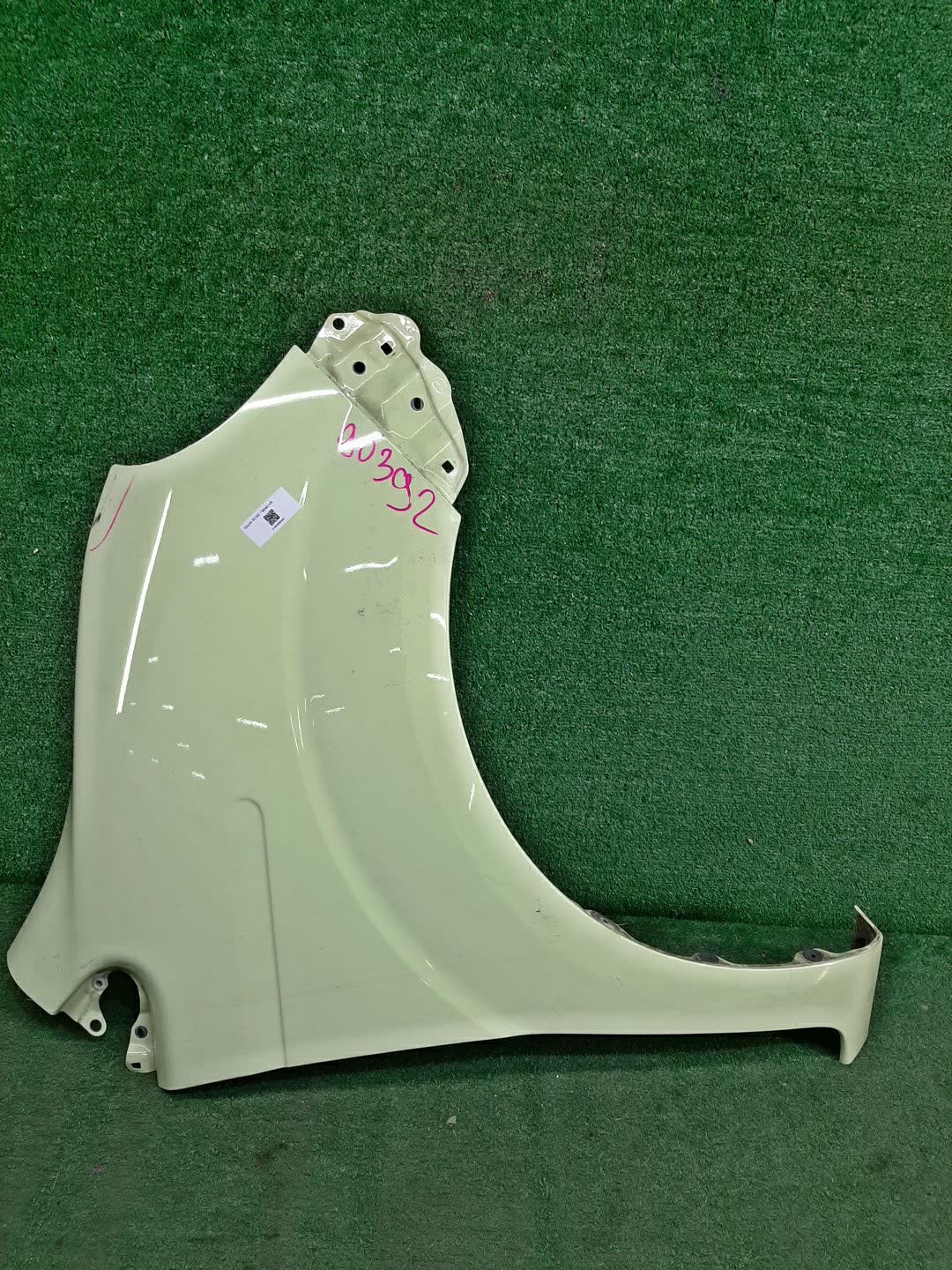 Крыло правое переднее TOYOTA PORTE NCP141, NSP140, NSP141, NCP145 90392 1 ракурс