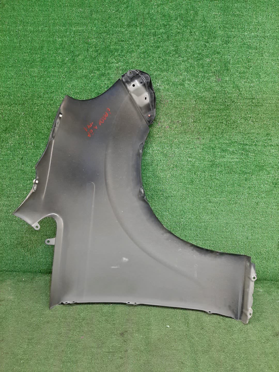 Крыло левое переднее TOYOTA PORTE NCP141, NSP140, NSP141, NCP145 90431 5 ракурс