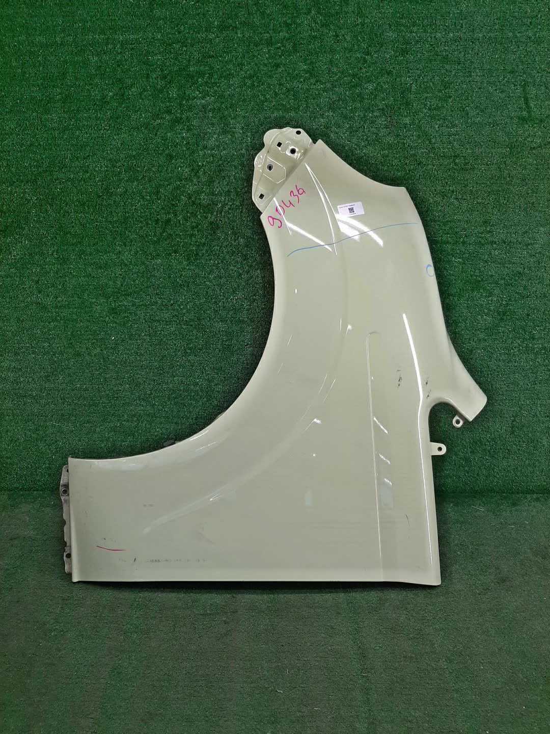 Крыло левое переднее TOYOTA PORTE NCP141, NSP140, NSP141, NCP145 90436 1 ракурс