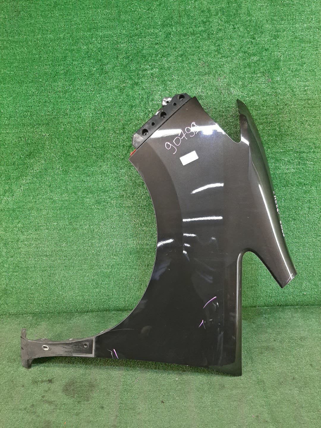 Крыло левое переднее NISSAN SERENA C26 90799 1 ракурс