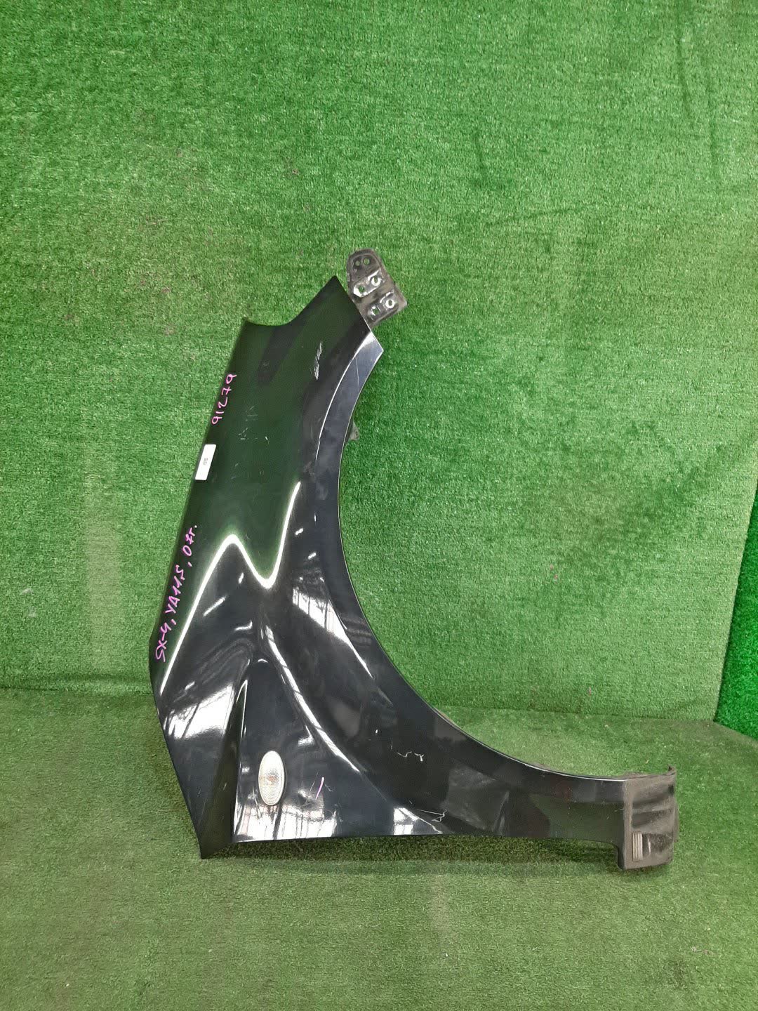 Крыло правое переднее SUZUKI SX4 YA11S 91279 2 ракурс