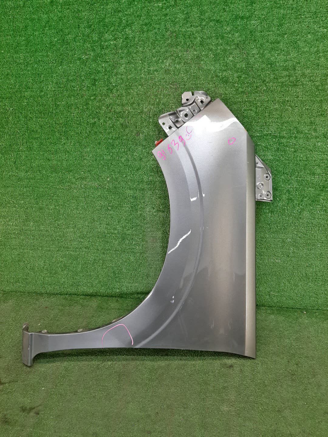 Крыло левое переднее NISSAN SERENA C27 91639 1 ракурс
